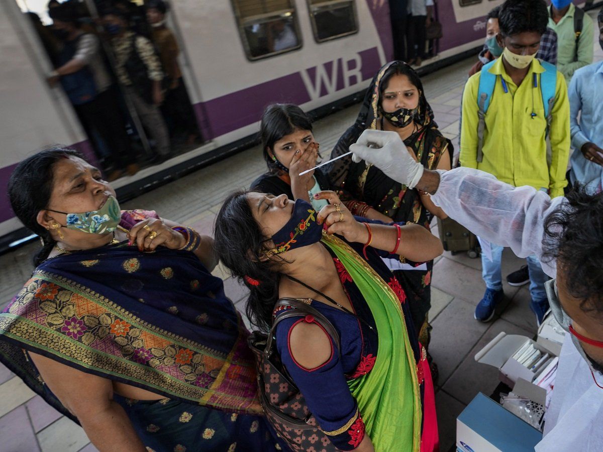 कई राज्यों में कम हो रहे कोरोना टेस्ट, केंद्र ने पत्र लिखकर कहा- जांच बढ़ाएं, ये बेहद जरूरी