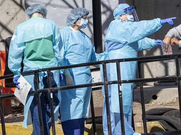 कोविड से मौतों का अमेरिका में परेशान करने वाला आंकड़ा, 7 लाख लोगों की जा चुकी है जान