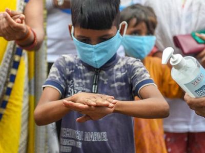 बच्चों के लिए घातक होगी कोविड-19 की तीसरी लहर? जानिये क्या कहती है लांसेट की नई रिपोर्ट बच्चों के लिए घातक होगी कोविड-19 की तीसरी लहर? जानिये क्या कहती है लांसेट की नई रिपोर्ट