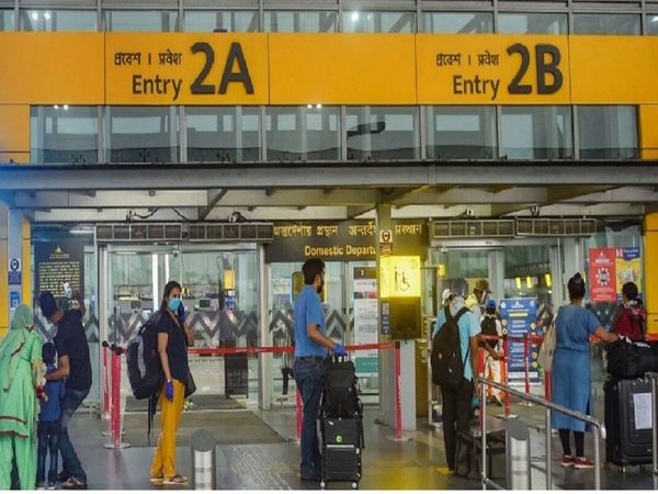 क्‍या भारत में आ गया है ओमिक्रोन? कर्नाटक के मंत्री बोले- डेल्‍टा से अलग है दक्षिण अफ्रीका से लौटे शख्‍स का नमूना