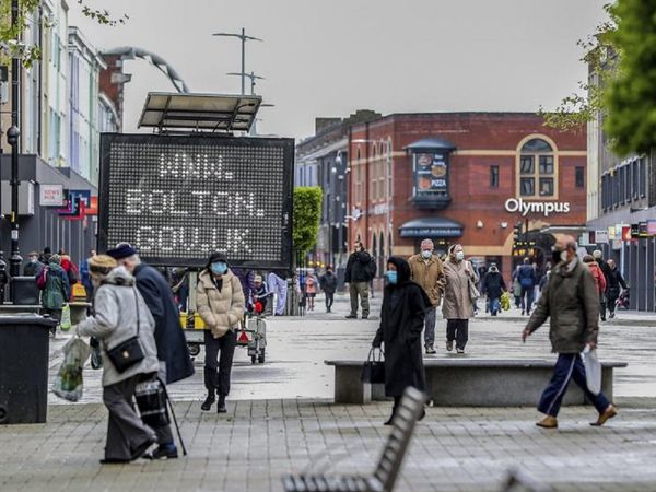 ब्र‍िटेन पहुंचा कोरोना वायरस का नया स्‍ट्रेन, 2 मरीजों में पुष्टि, 4 और देशों को 'रेड लिस्‍ट' में किया शामिल
