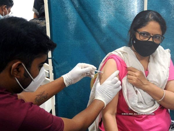 केवल वैक्सीन की 2 डोज जरूरी नहीं, सर्टिफिकेट भी लीजिए, मिलेंगे ये फायदे