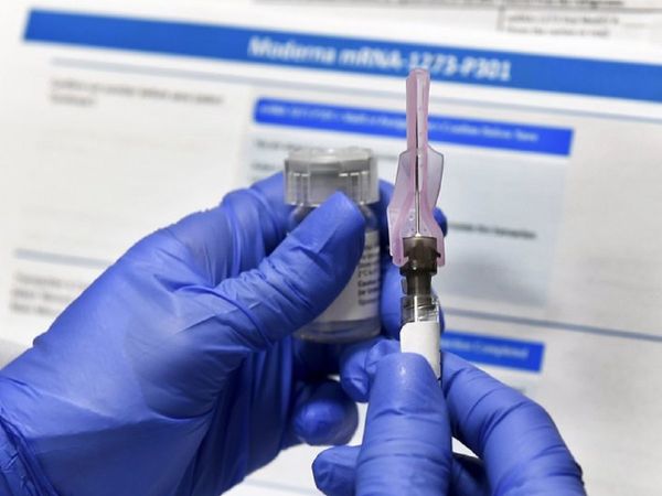 खुले बाजार में कब आएगी कोरोना वैक्‍सीन? AIIMS निदेशक डॉ. रणदीप गुलेरिया ने दी जानकारी