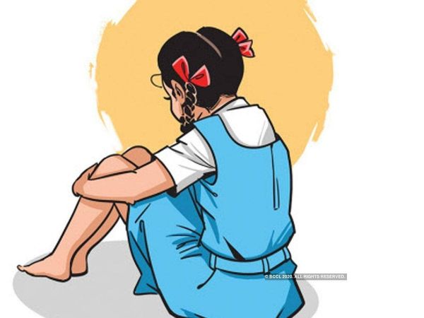 'परीक्षा में फेल कर दूंगा', संबंध बनाने के लिए यह कह धमकाता था टीचर, लड़कियों ने अफसर को सुनाई दास्‍तां