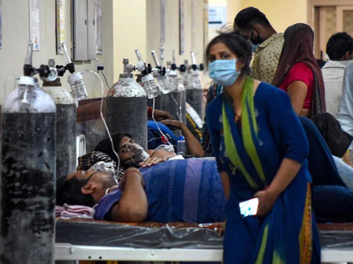 Corona Case: देश में बीते 24 घंटे में कोरोना संक्रमण के 1,32,788 नए केस, 3,207 की मौत