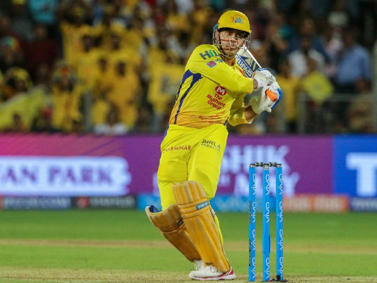 IPL: RCB ने मामूली बात के लिए एमएस धोनी को नहीं खरीदा था, CSK की तो निकल पड़ी