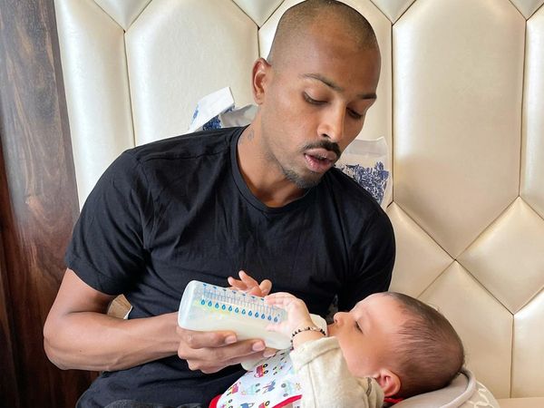 hardik pandya with son agasthya