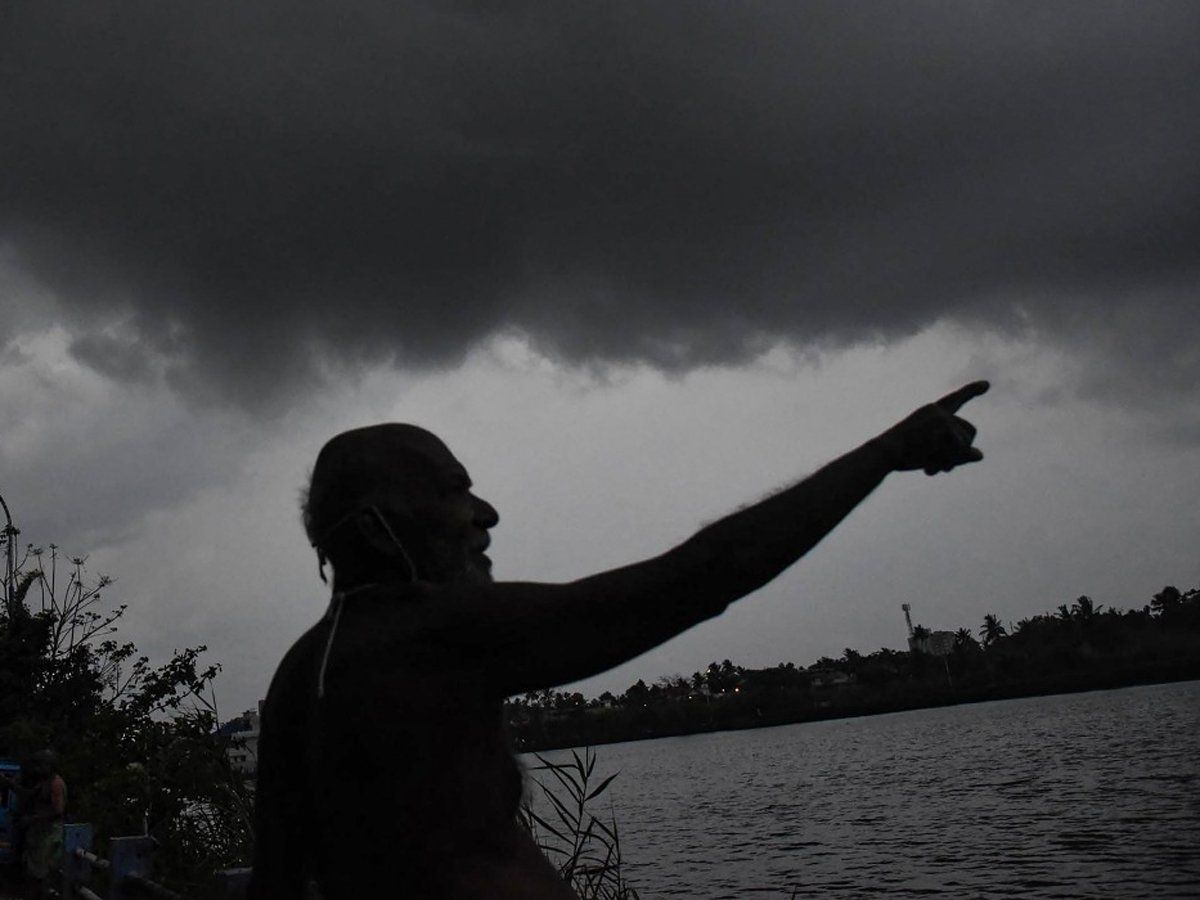 Cyclone Nisarga: मुंबई, ठाणे, पालघर, रायगढ़ में रेड अलर्ट, मछुआरों को समुद्र में जाने से मनाही