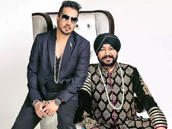 Daler Mehndi with brother Mika Singh