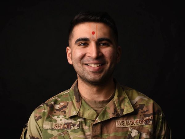 अमेरिकी एयरफोर्स में पहली बार हुआ ऐसा, माथे पर तिलक लगाकर ड्यूटी करेंगे भारतवंशी दर्शन शाह