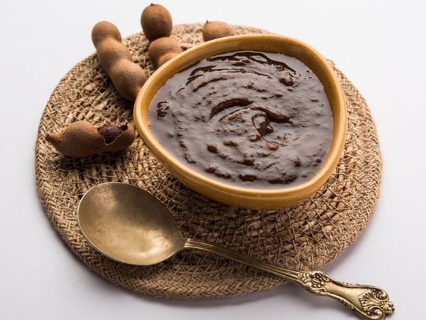 How to make dates tamarind chutney at home, How to make dates tamarind chutney, How to make dates tamarind chutney in hindi, homemade dates tamarind ki chutney, How to make perfect dates tamarind chutney, खजूर इमली की चटनी कैसे बनाएं, 