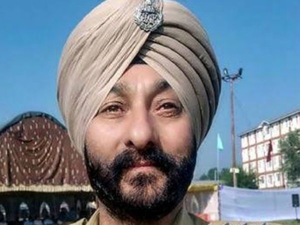 CRPF screens its 3 lakh staff after J&K DSP's terror expose, सुरक्षाबलों में 'जासूसों' की तलाश तेज, CRPF में 3 लाख जवानों की हुई जांच-परख        