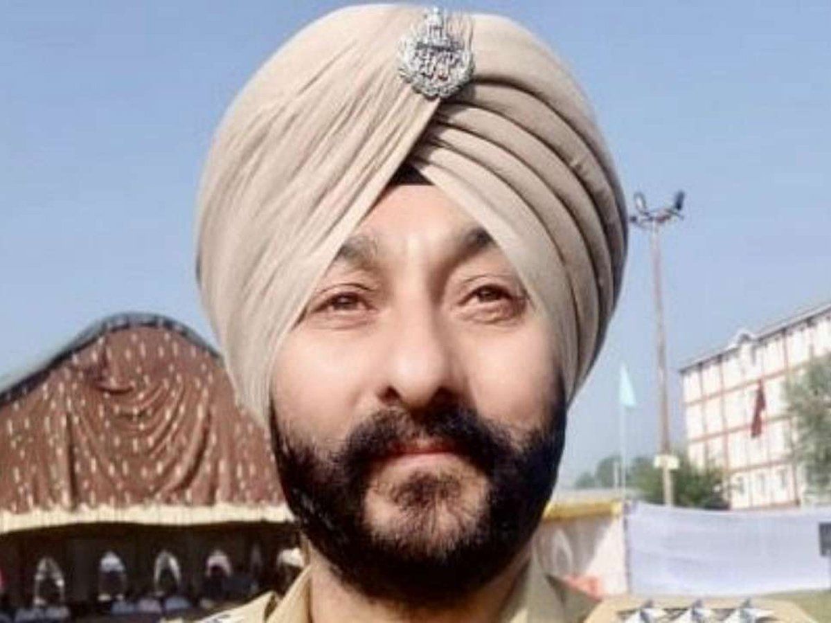 Davinder Singh : दागी पुलिस अफसर दविंदर सिंह सेवा से बर्खास्त, आतंकवाद के मामले में हुआ है गिरफ्तार