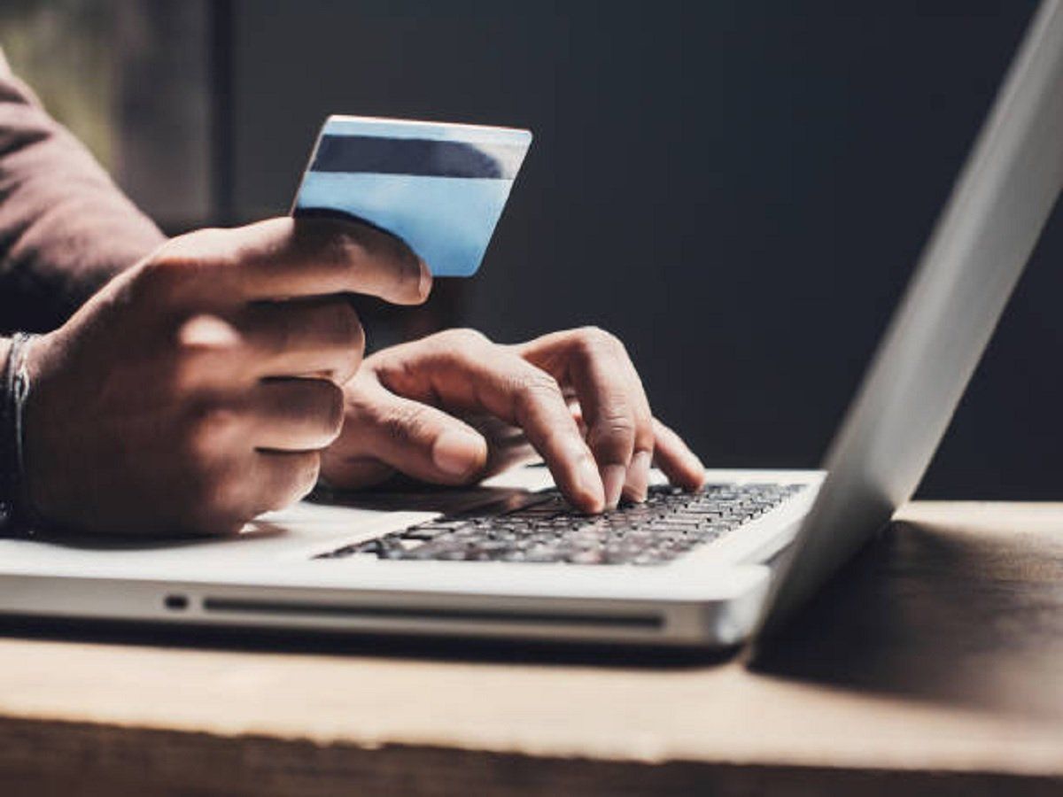 Debit Card Fraud Protection: डेबिट कार्ड से कैसे होते हैं फ्रॉड? जानें इससे बचने के 10 टिप्स