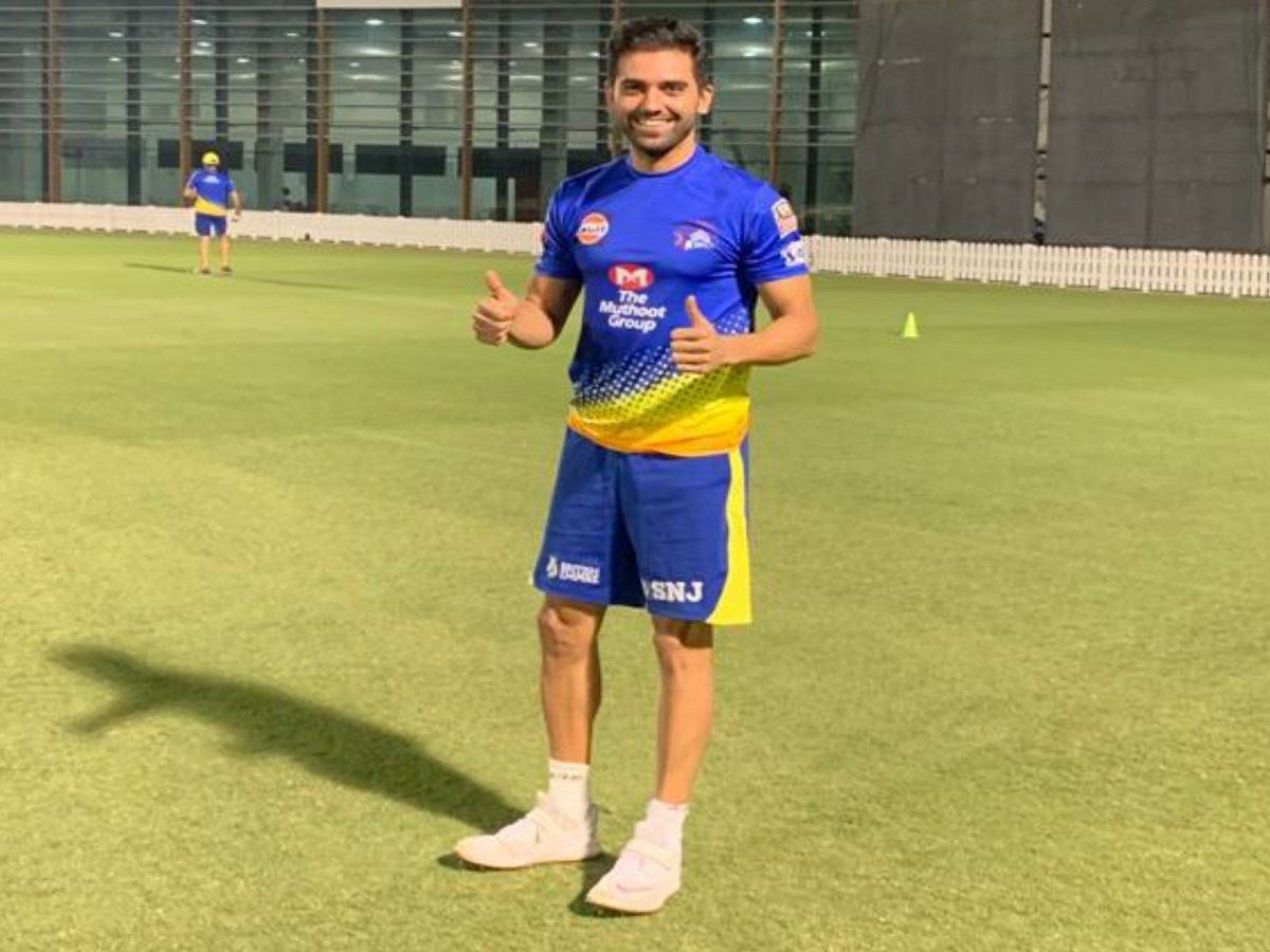 IPL 2020: कोरोना से उबरकर चेन्नई सुपर किंग्स के दल में लौटे दीपक चाहर, टीम ने ऐसे किया स्वागत