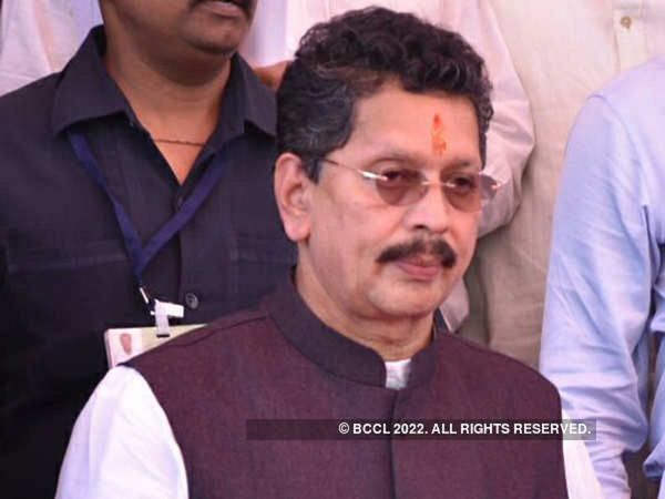 Deepak Kesarkar, Shiv Sena, Eknath Shinde, Sanjay Raut, Uddhav Thackeray, Maharashtra