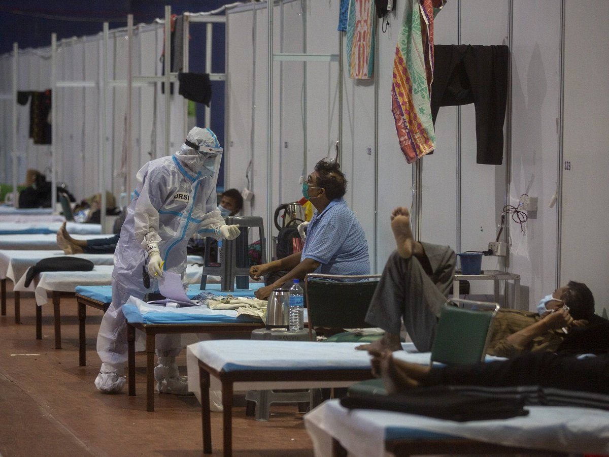 Delhi ICU Beds: दिल्ली में बढ़ रहा कोरोना का प्रकोप, प्राइवेट अस्पतालों में नहीं मिल पा रहे ICU बेड