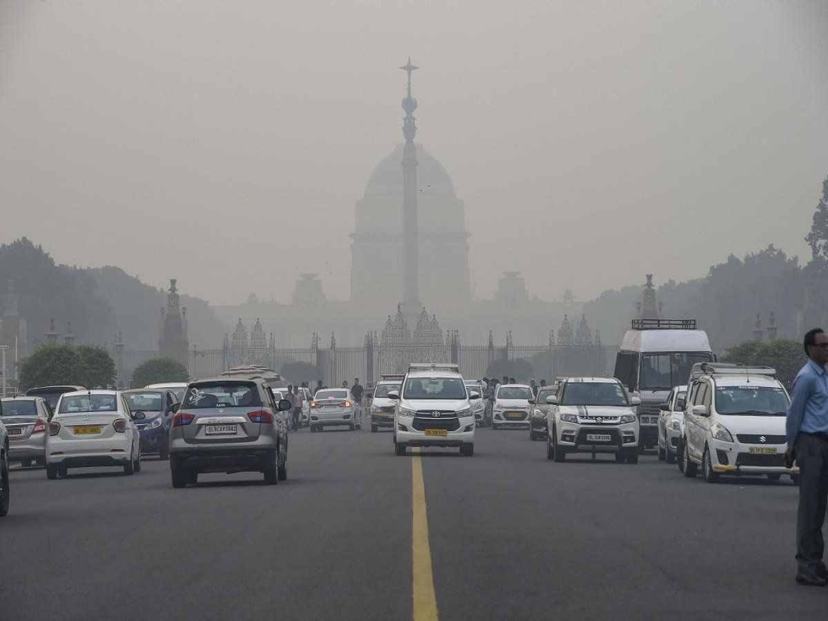 Delhi-NCR Air Quality: ठंड के साथ ही दिल्ली और एनसीआर में प्रदूषण का स्तर बेलगाम, जहरीली हो रही है हवा