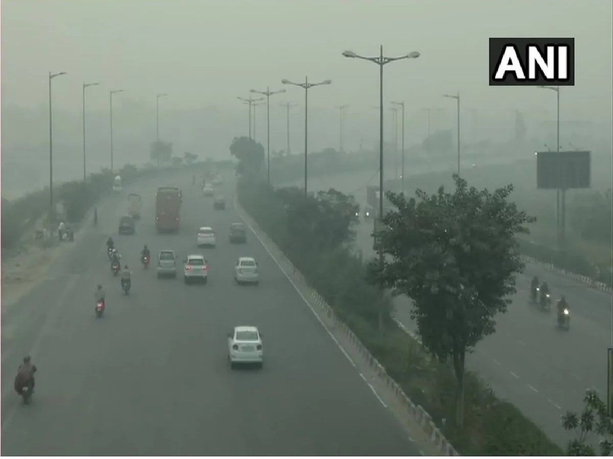 Delhi Air Quality Index: अब भी 'बहुत खराब' श्रेणी में दिल्ली की हवा, रविवार के बाद ही राहत की उम्मीद