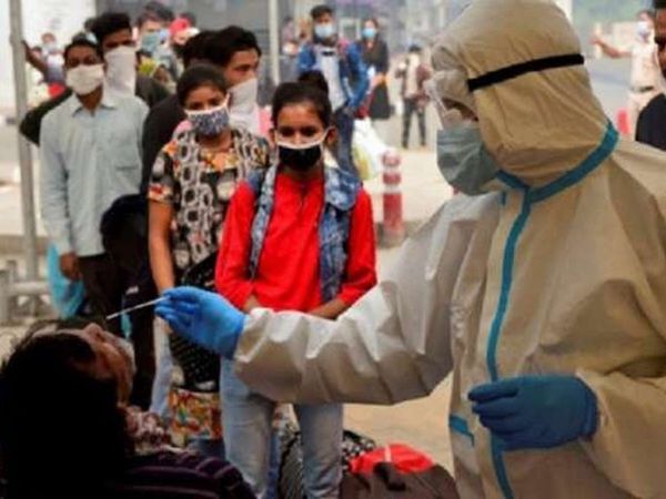 Weekend Curfew imposed in Delhi Buses and metro trains will again run at full seating capacity