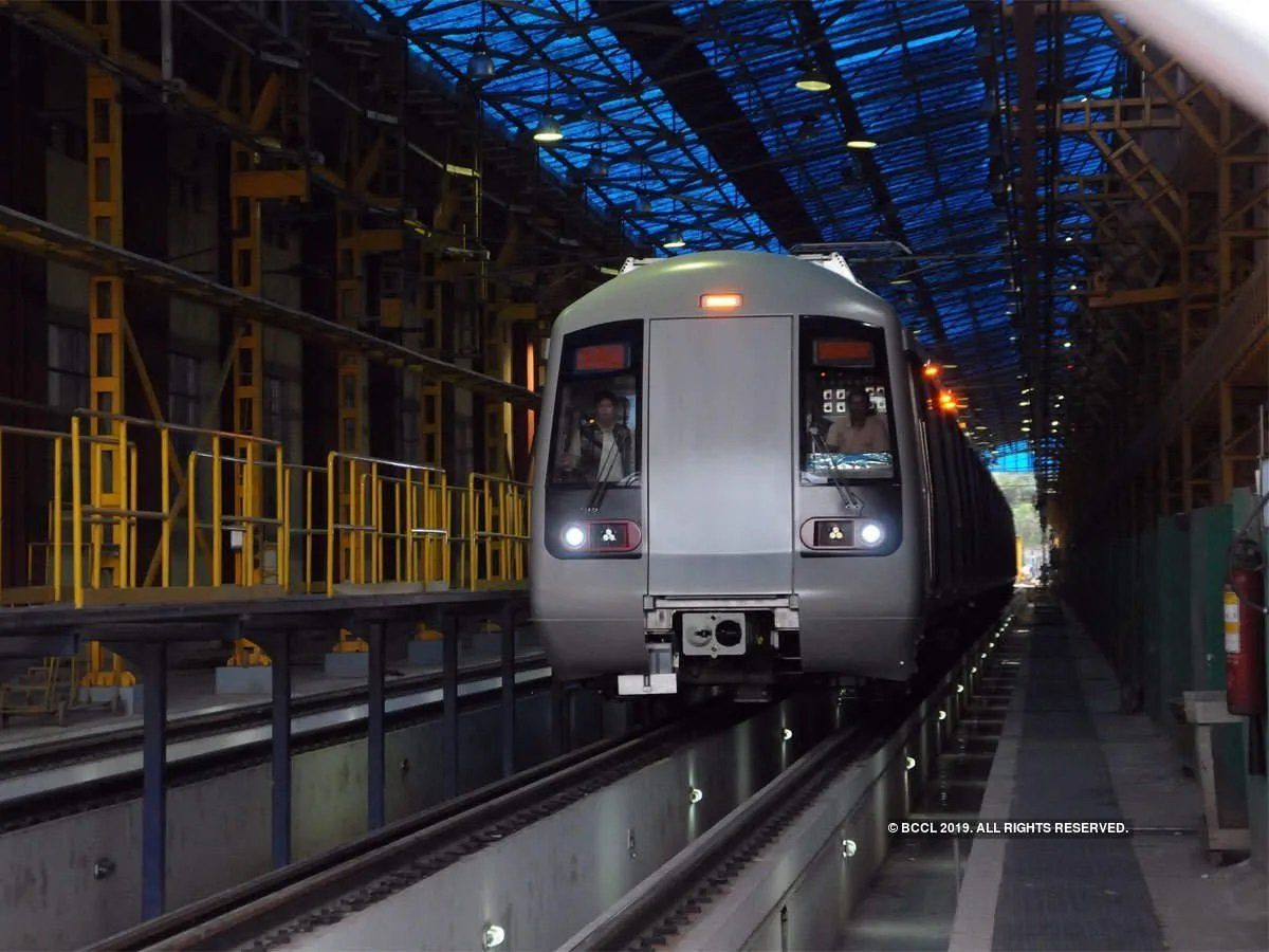 Metro Service in Delhi: 7 जून से आधी क्षमता के साथ पटरियों पर दौड़ेगी मेट्रो, दिशानिर्देश जारी
