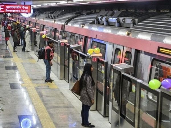 Man flashed his private part to woman in Delhi Metro probe underway