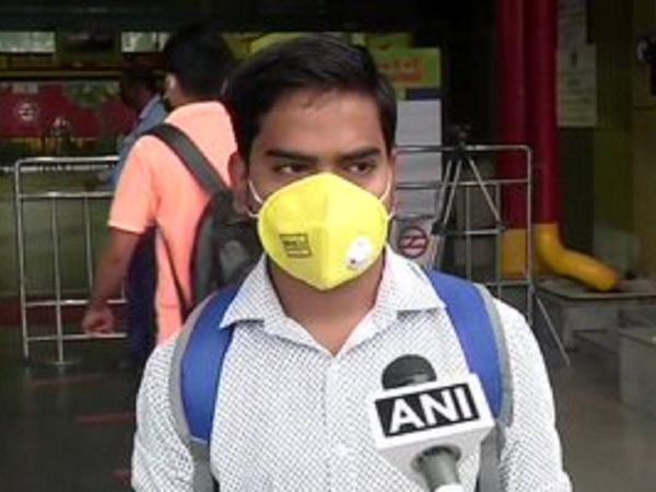 169 दिनों बाद चल पड़े दिल्ली मेट्रो के थमे पहिए, यात्रियों के चेहरों पर दिखी रौनक