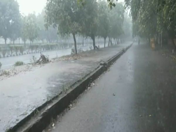people get relief from heat and humidity due to rain in Delhi NCR Monsoon entry