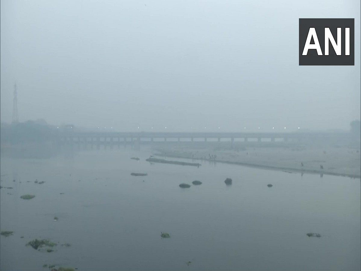 Air Quality Index: फूल रहा है दिल्ली का दम, हर सांस पर अब स्मॉग का पहरा