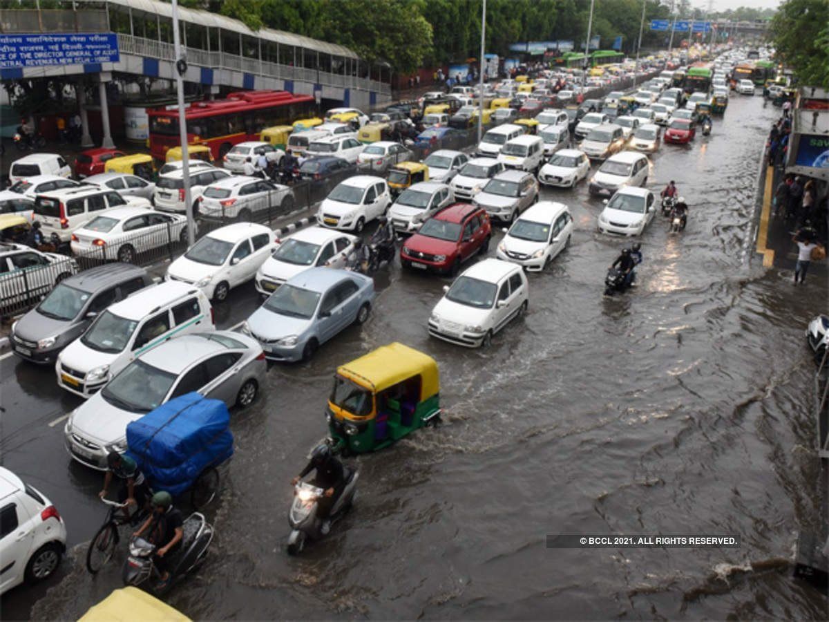 Delhi NCR Rain Update: दिल्ली-एनसीआर में भारी बारिश, ऑरेंज से लेकर येलो अलर्ट जारी
