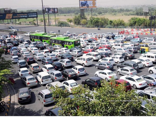 Delhi NCR Traffic UPDATES: दिल्‍ली-एनसीआर में आज भी बंद हैं कई मार्ग, कालिंदी कुंज में जाम की स्थिति