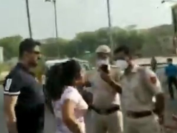 ऐसे कैसे थमेगा कोरोना! मास्‍क नहीं पहनने पर रोका तो पुलिस से उलझ गया कपल [Video]