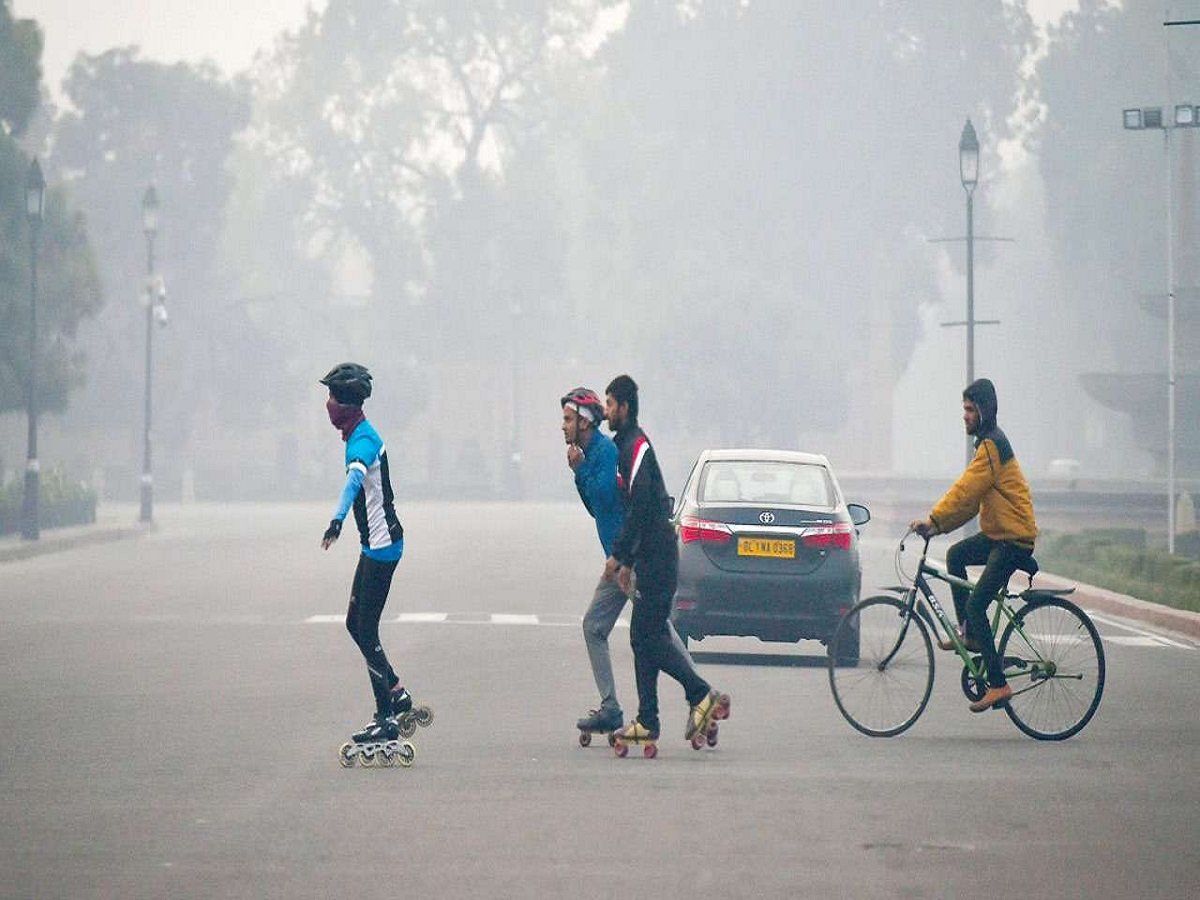 Delhi weather: क्या दिल्ली में ठंड ने दी दस्तक, न्यूनतम तापमान 12.5 डिग्री दर्ज
