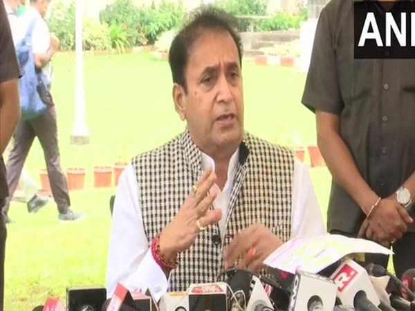  'Will Fadnavis campaign for former Bihar DGP who defamed Maharashtra?' asks Anil Deshmukh