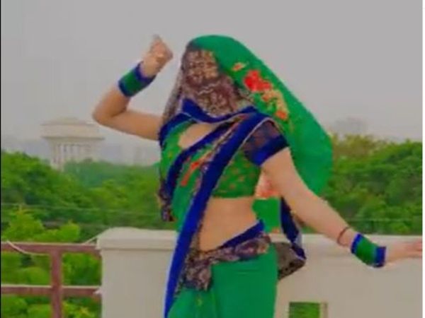 dance viral video desi bhabhi dance on hai hai yeh majboori song video viral