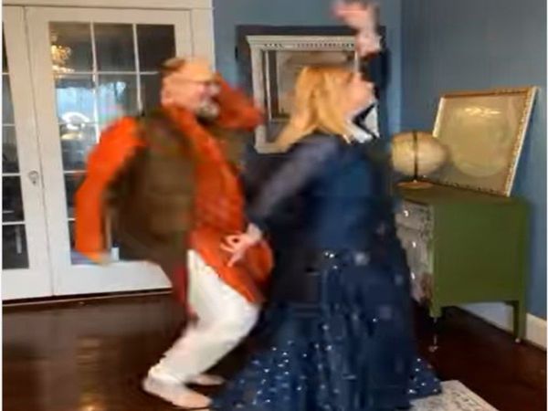 Foreign Couple dance on Bollywood song chammak challo song video goes viral