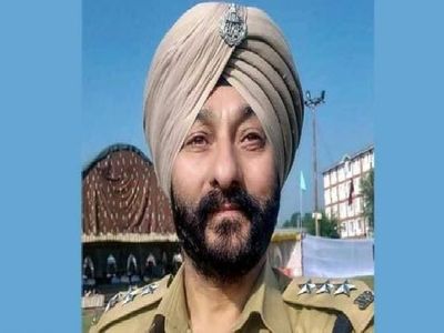 DSP देविंदर सिंह पर बड़ी कार्रवाई, जम्मू-कश्मीर पुलिस ने किया बर्खास्त DSP देविंदर सिंह पर बड़ी कार्रवाई, जम्मू-कश्मीर पुलिस ने किया बर्खास्त