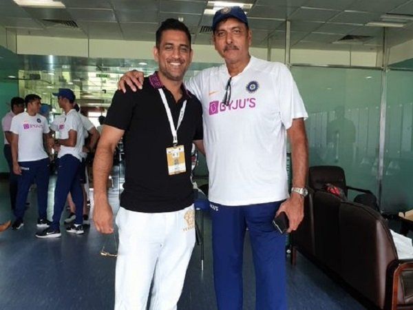 ms dhoni with ravi shastri