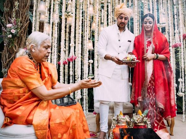 Dia Mirza Vaibhav rekhi Wedding by Female Priest bollywood Actress Thanks Her