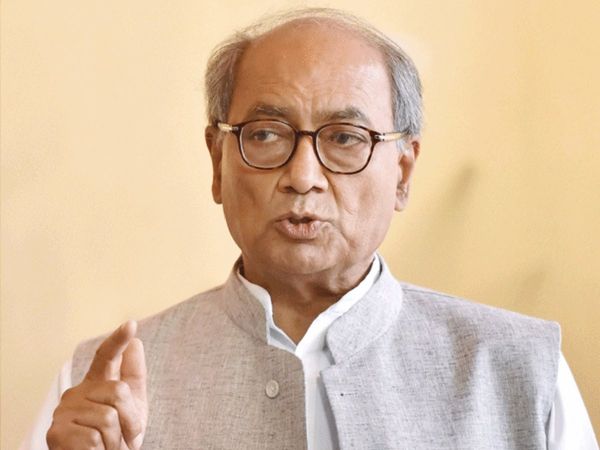 Digvijaya Singh ने फिर साधा सरस्वती शिशु मंदिर पर निशाना