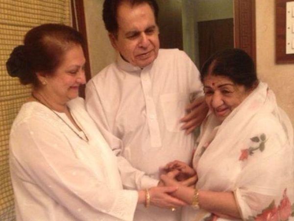 Lata Mangeshkar discharge from the hospital diagnosed with pneumonia Now Dilip Kumar special post for choti behan