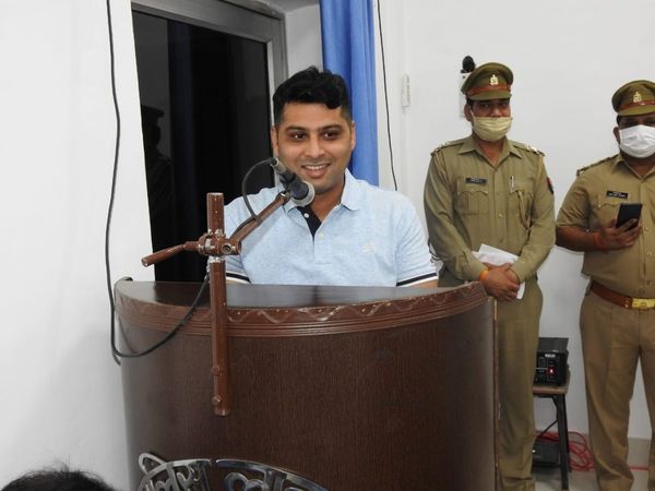 Kanpur crime: कानपुर में दो बड़े कांड का बड़ा असर, एसएसपी दिनेश कुमार पी पर गिरी गाज