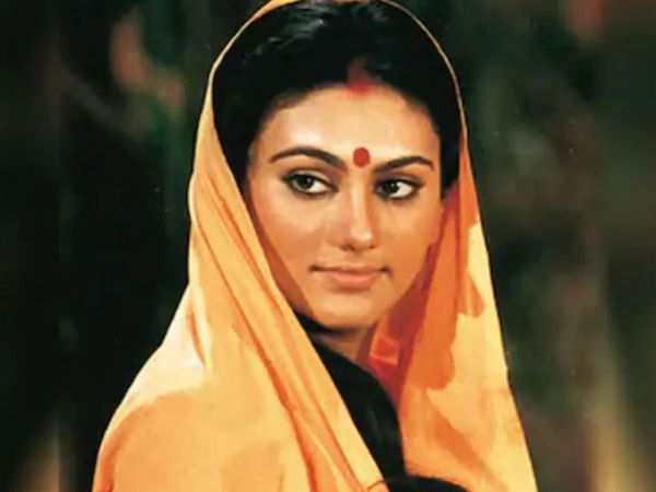 Actress Dipika Chikhalia