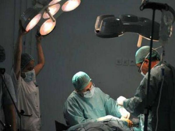 US Surgeons Successfully Implant Pig Heart In Human