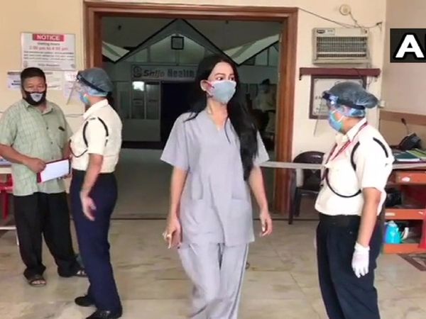 ये हैं नॉर्थ-ईस्‍ट की पहली ट्रांसजेंडर डॉक्‍टर, कोरोना के मरीजों की जी-जान से कर रही हैं इलाज