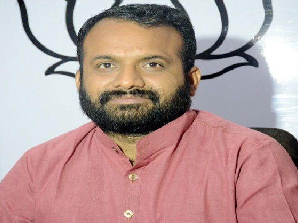 Yogi Adityanath पर निशाना विपक्षी हताशा, डॉ चंद्रमोहन बोले- कीर्तिमान स्थापित कर रही है सरकार