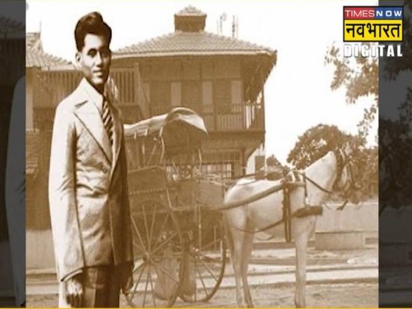 Dr. Dwarkanath Kotnis, hina bow his head 