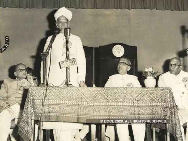 Today in history on 5 September in hindi Birthday of Dr. Sarvepalli Radhakrishnan and Teacher's Day