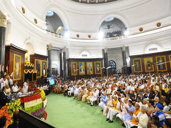 opposition and the ruling party came face to face on seat arrangement in the oath ceremony of the President Droupadi Murmu