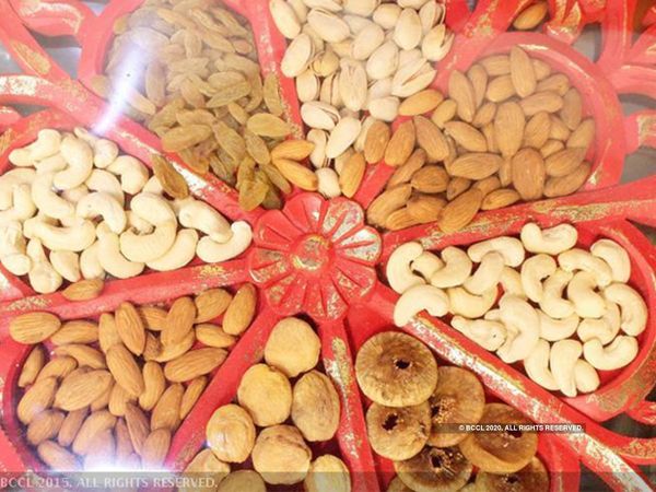 All dry fruits became very cheap, Almond, Cashew, Pistachio prices huge fall